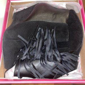 Black boots. Only worn once.